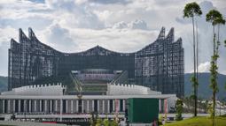Pemerintah memutuskan menggelar upacara peringatan Hari Kemerdekaan ke-80 Republik Indonesia pada 17 Agustus 2025 di Jakarta bukan di Ibu Kota Nusantara (IKN), Sepaku, Penajam Paser Utara, Kalimantan Timur. Tampak dalam foto, pemandangan umum yang menunjukkan Istana Kepresidenan di Ibu Kota Nusantara, di Sepaku, Penajam Paser Utara, Kalimantan Timur, pada 17 Agustus 2024, selama perayaan yang menandai Hari Kemerdekaan Indonesia ke-79. (BAY ISMOYO/AFP)