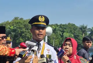 Aji Bayu Ramadhan, putra seorang buruh bangunan asal Nusa Tenggara Timur (NTT), menjadi lulusan terbaik Institut Pemerintahan Dalam Negeri (IPDN) Angkatan XXXIII Tahun 2026.