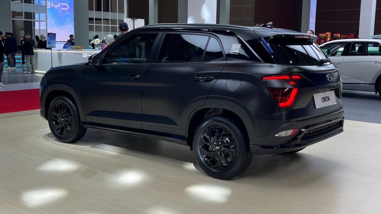Hyundai Creta dilengkapi dengan fitur Advanced Driving Assistance System (ADAS) seperti Forward Collision-avoidance Assist (FCA), Lane Keeping Assist (LKA), Lane Following Assist (LFA), Hill-Start Assist Control (HAC), Blind-spot Collision-avoidance Assis