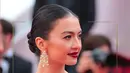 Look Raline Shah disempurnakan dengan anting berlian Chopard saat melangkah di karpet merah Cannes Film Festival 2022 (Foto: Instagram @chopard)
