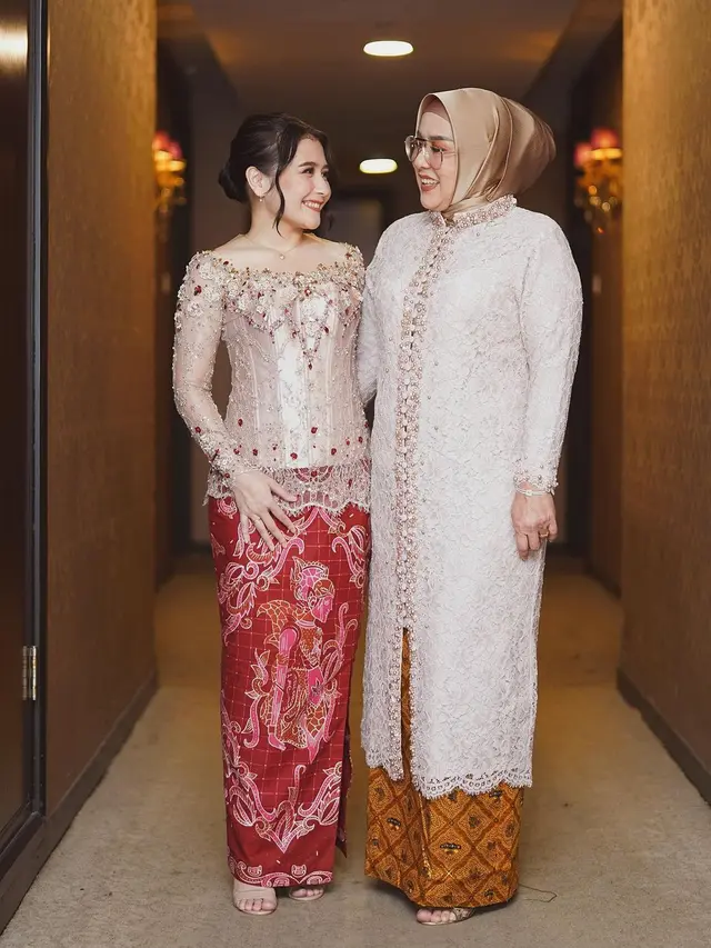 Potret Aktris Muda Bersama Sang Ibu