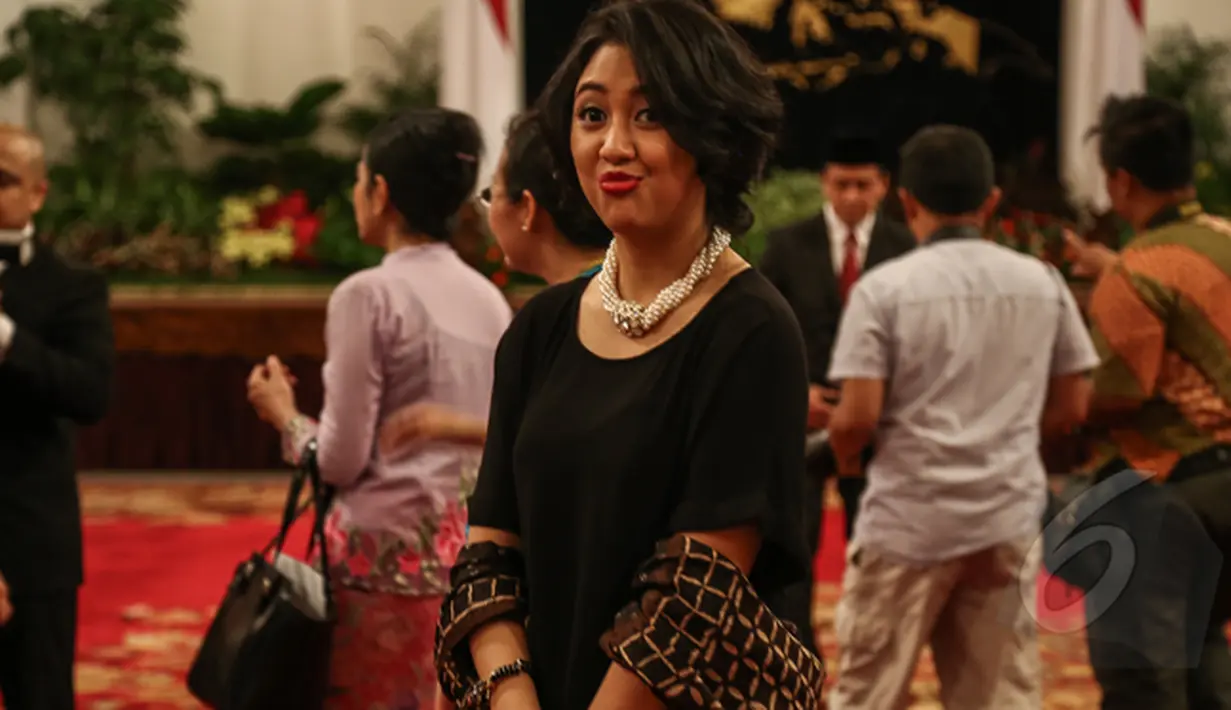 Sherina Munaf saat mengahadiri pelantikan ayahnya di Istana Negara, Jakarta, Senin (26/1/2015). (Liputan6.com/Faizal Fanani)