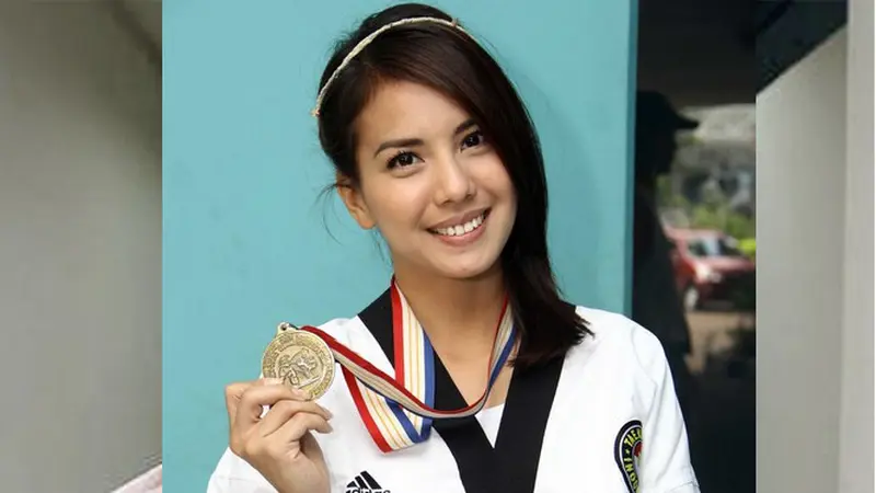   Selain Cantik, Artis-artis Ini Juga Jago di Cabang Olahraga