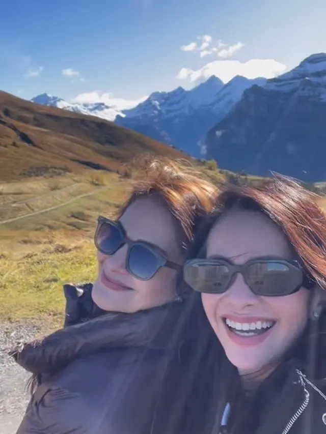 Cut Tari dan Ersa Mayori liburan (Instagram/cuttaryofficial)