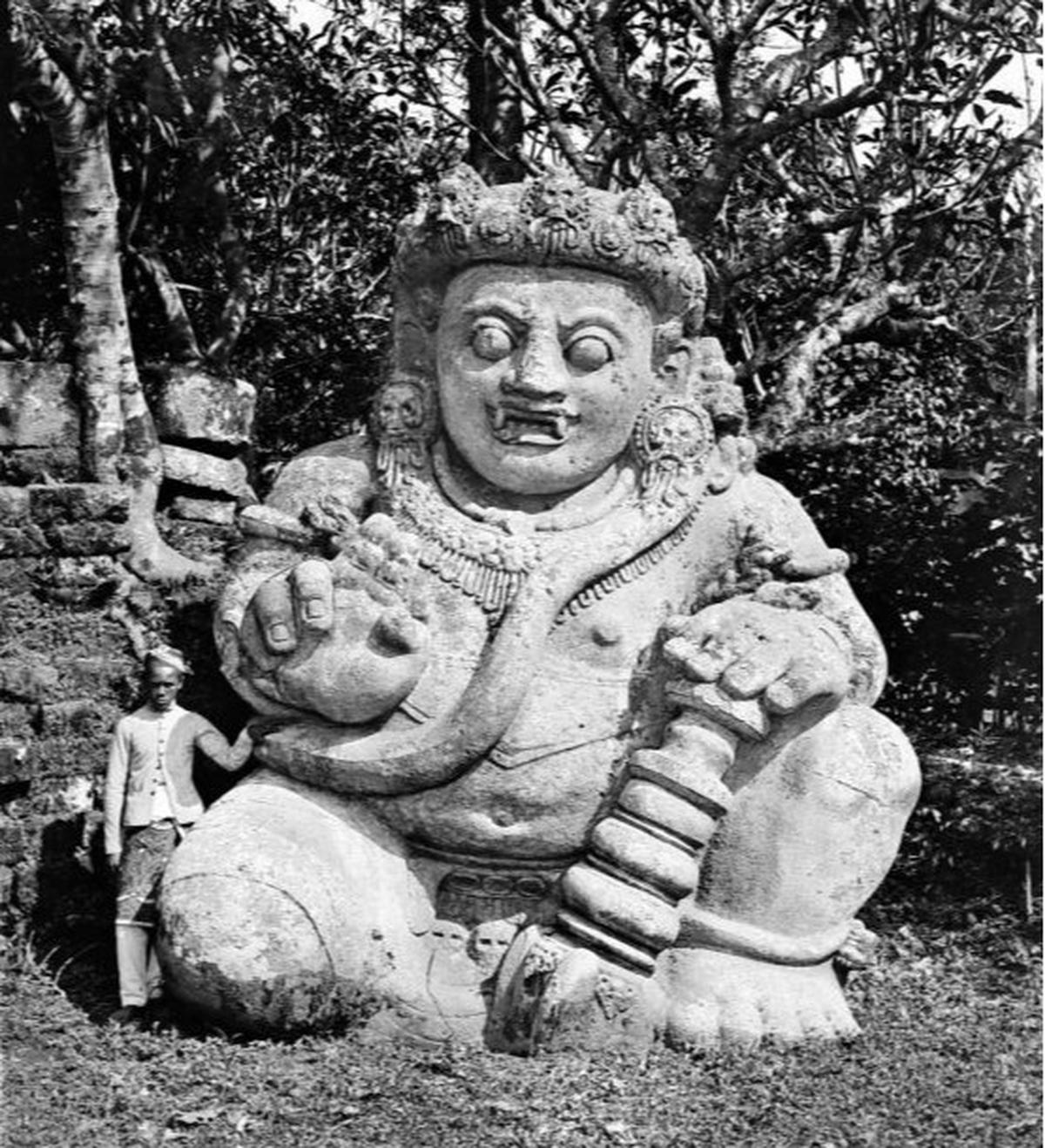 Misteri Dibalik Penemuan Candi Singosari oleh Raffles yang Ternyata Menyimpan Banyak Kejutan!