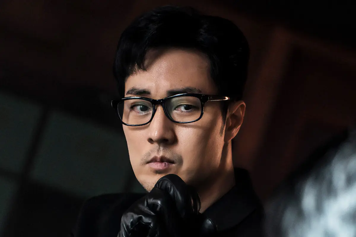 So Ji Sub di drakor Agent Kim Reactivated. (SBS via Instagram/ /sbsdrama.official)