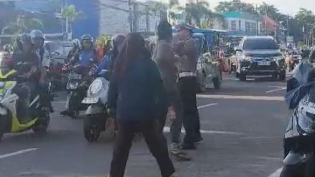 Pengendara Motor Tak Pakai Helm Ngamuk Serang Polisi di Sulsel, Polres Maros Ungkap Duduk Perkaranya