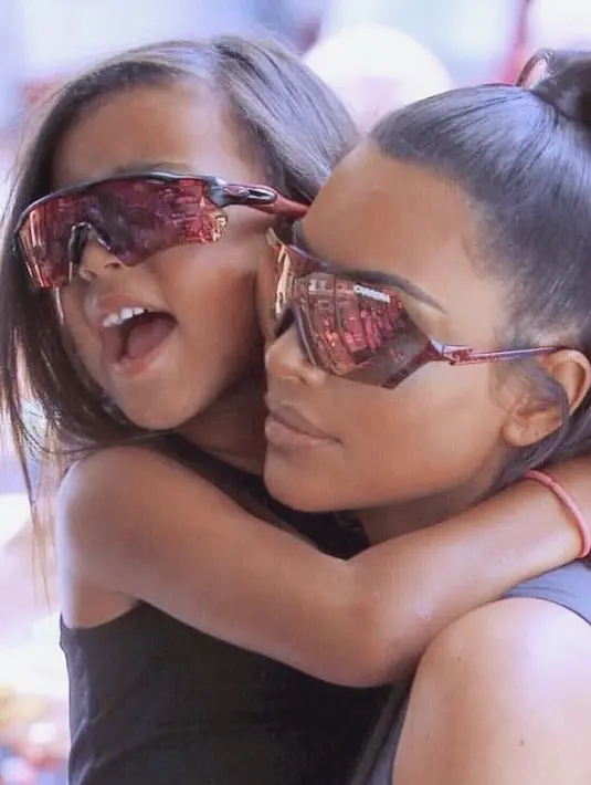 Saat ulang tahun ke 5, Kim bahkan meminta North untuk memperlakukan adiknya lebih baik. (instagram/kimkardashian)