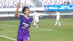Pemain Persita Tangerang, Yardan Yafi melakukan selebrasi setelah mencetak gol pembuka ke gawang Arema FC dalam laga lanjutan BRI Liga 1 2024/2025 di Indomilk Arena, Tangerang, Minggu (20/04/2025) WIB. (Bola.com/M Iqbal Ichsan)