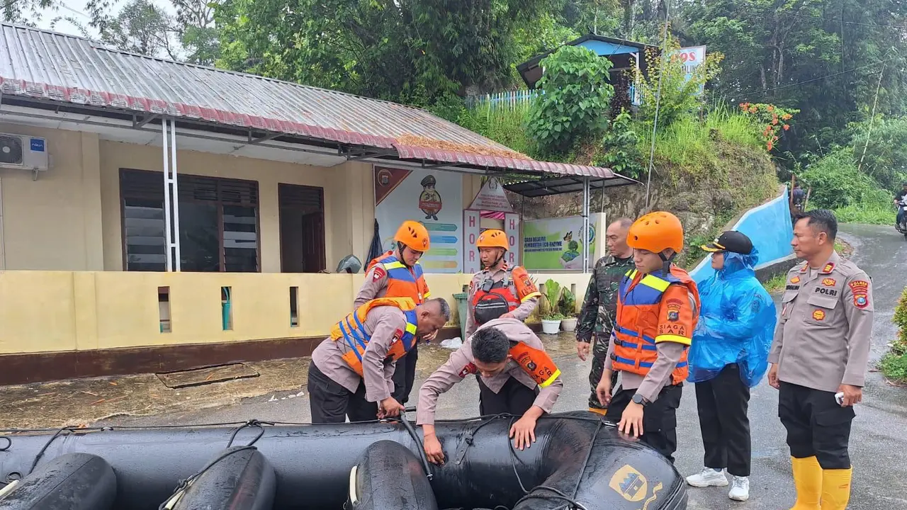 Polri mengerahkan 1.030 personel dalam operasi kemanusiaan untuk menangani bencana alam yang melanda sejumlah wilayah di Sumatera Utara dari 24 hingga 27 November 2025 (Istimewa)