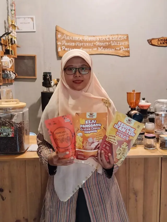 Rifqi Rozanah, dengan produk makanan olahannya
