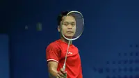 Tunggal putra Indonesia, Anthony Sinisuka Ginting, bertanding pada babak 16 besar Asian Games 2022 di Binjiang Gymnasium, Hangzhou, China, Selasa (3/10/2023). (Bola.com/PBSI)