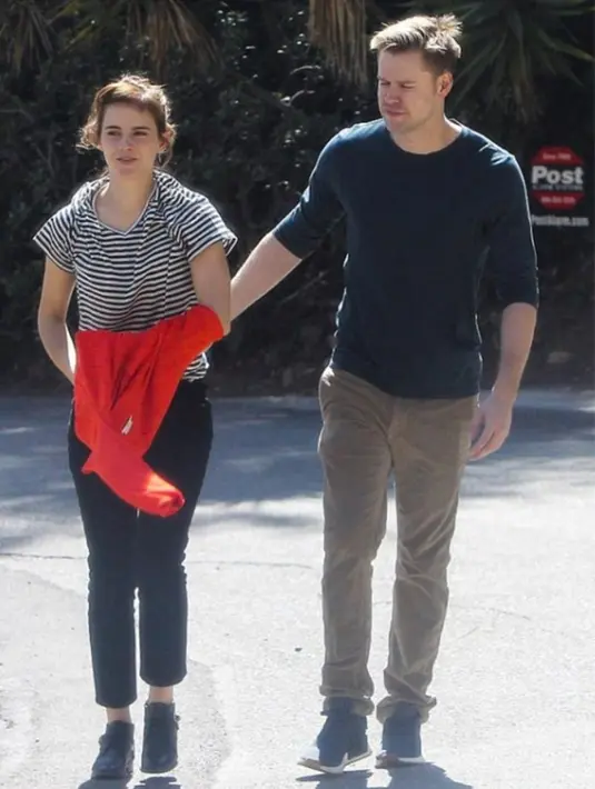 Kendati demikian, banyak yang menyangka mereka sudah pacaran beberapa bulan bahkan hadir bersama di pesta Vanity Fair. (BACKGRID/milliyet.com.tr)