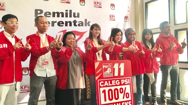 Daftar Pemilu, PSI Boyong Pemuda Jadi Bacaleg (Liputan6.com/Yunizafira Putri)