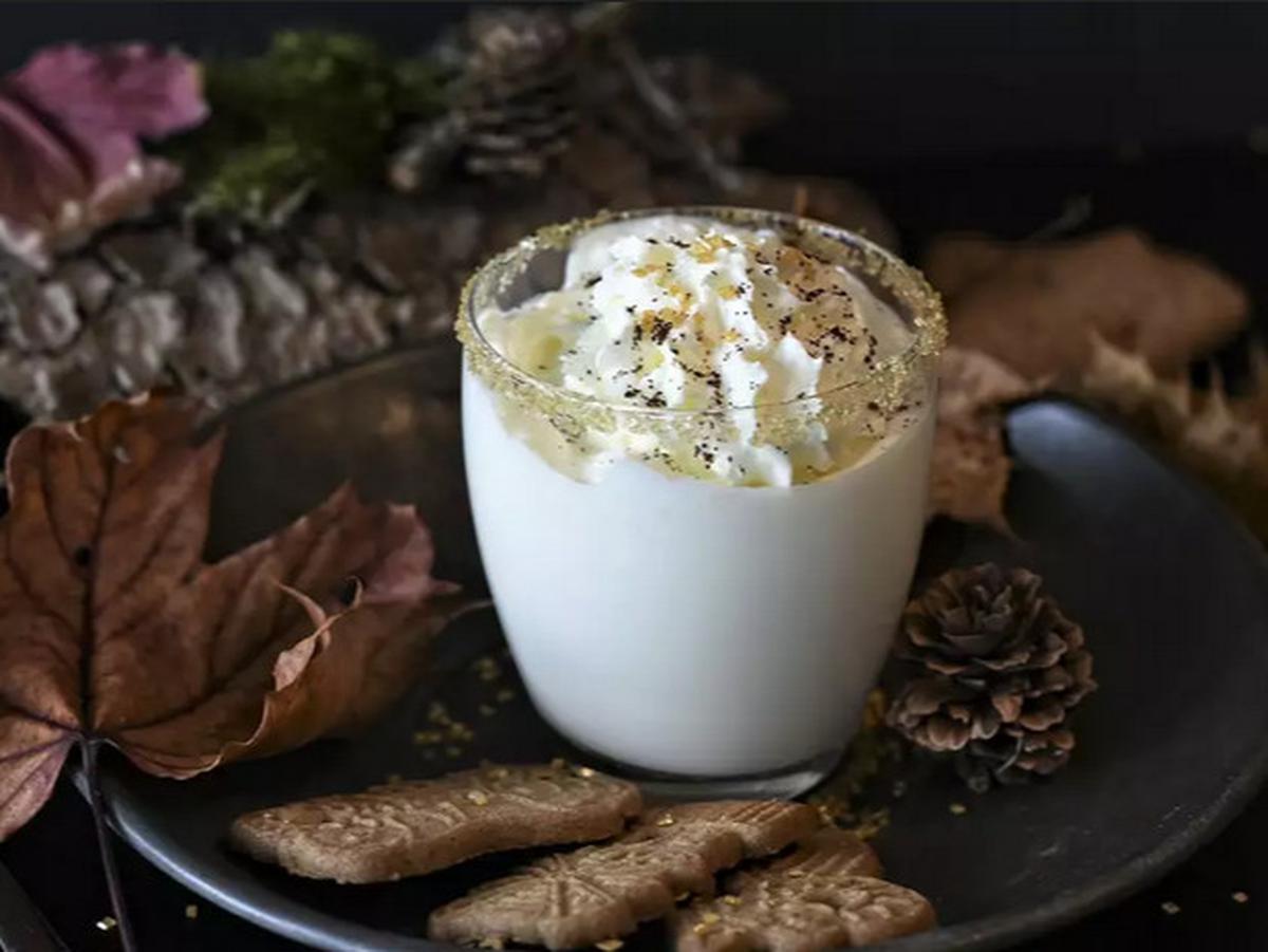 2. White Hot Chocolate<br>