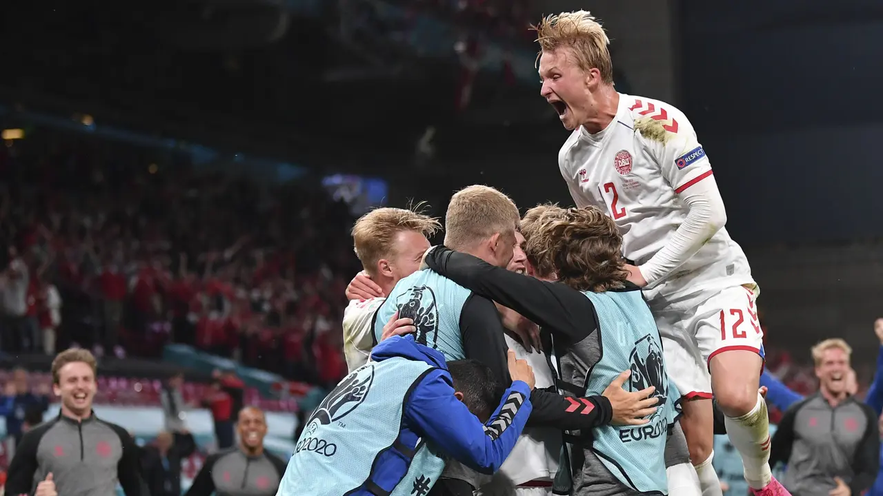 Foto Piala Eropa: Kebangkitan Tim Dinamit, Usai Pesta Gol ke Gawang Rusia pada Pertandingan Grup B Euro 2020