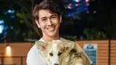 Dalam kesehariannya belakangan ini Hessel Steven  kerap unggah kebersamaannya bersama anjing peliharaannya. (FOTO: instagram.com/hesselstevenwong)