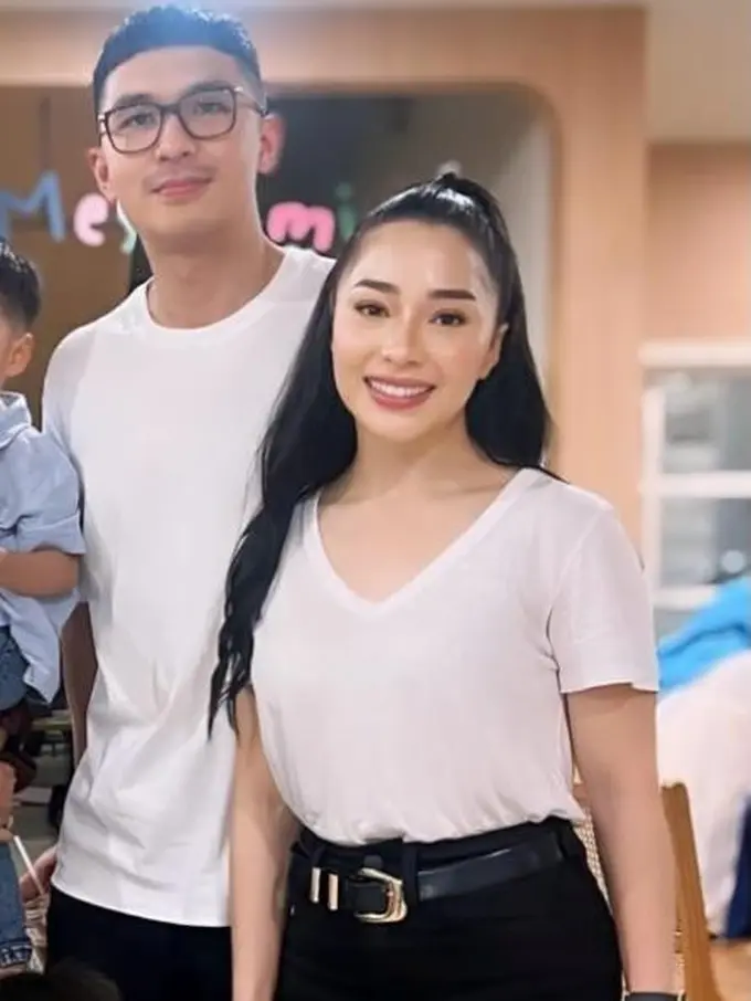 Gaya Nikita Willy Gelar Pesta Ulang Tahun Issa Bertema Hot Wheels, Tetap Stylish Pakai Kaos Oblong