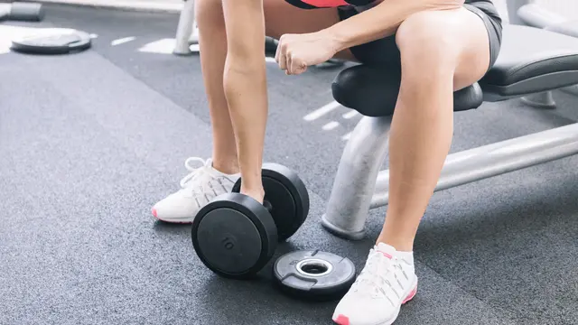 Barbell dan dumbbell memberikan manfaat lebih jika dikombinasikan