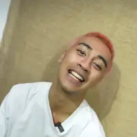 Melalui media sosialnya, Abidzar Al Ghifari membagikan video singkat dirinya yang sedang mewarnai rambutnya [instagram/abidzar73]