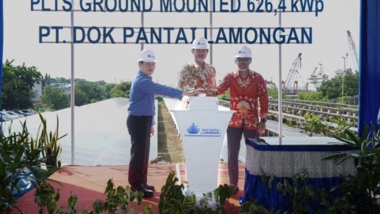 Pemkab Lamongan Resmikan PLTS 626,4 kWp di PT DOK, Tonggak Awal Energi Hijau Kawasan Industri