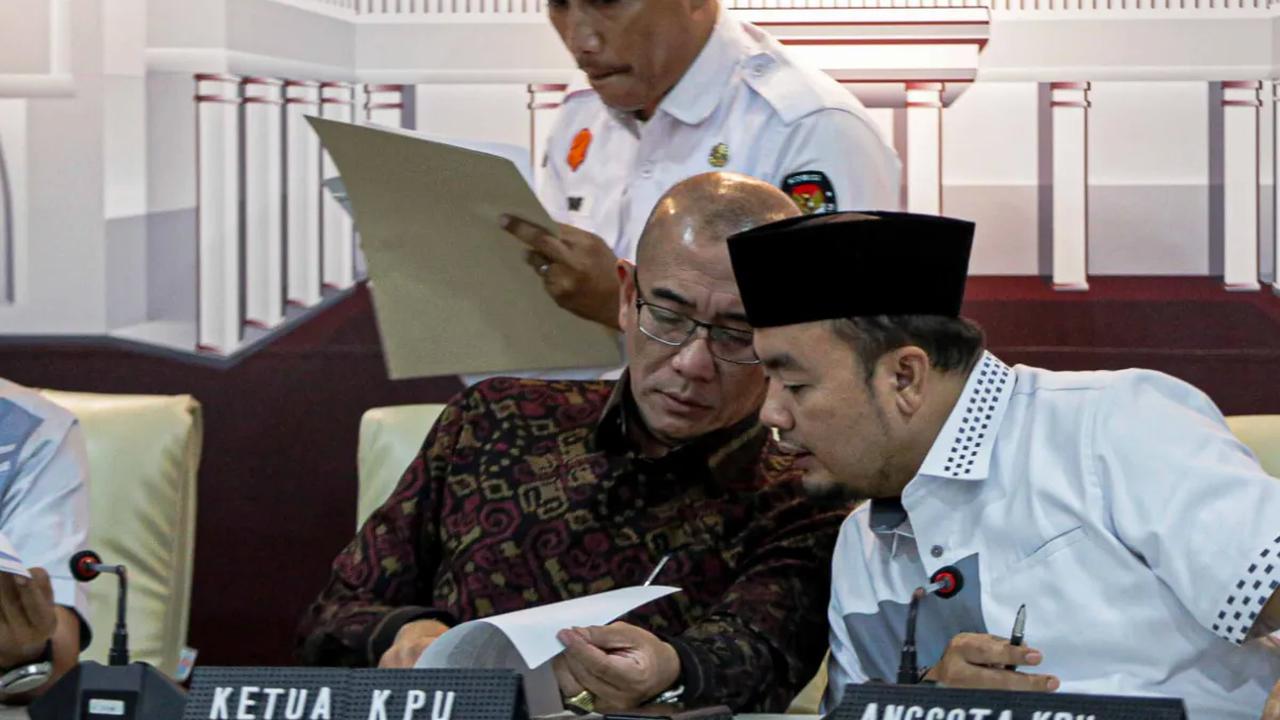 Lalu, setiap capres membuka nomor urut yang sudah diambil. Setelah itu, capres-cawapres diberi kesempatan untuk memberi sambutannya.