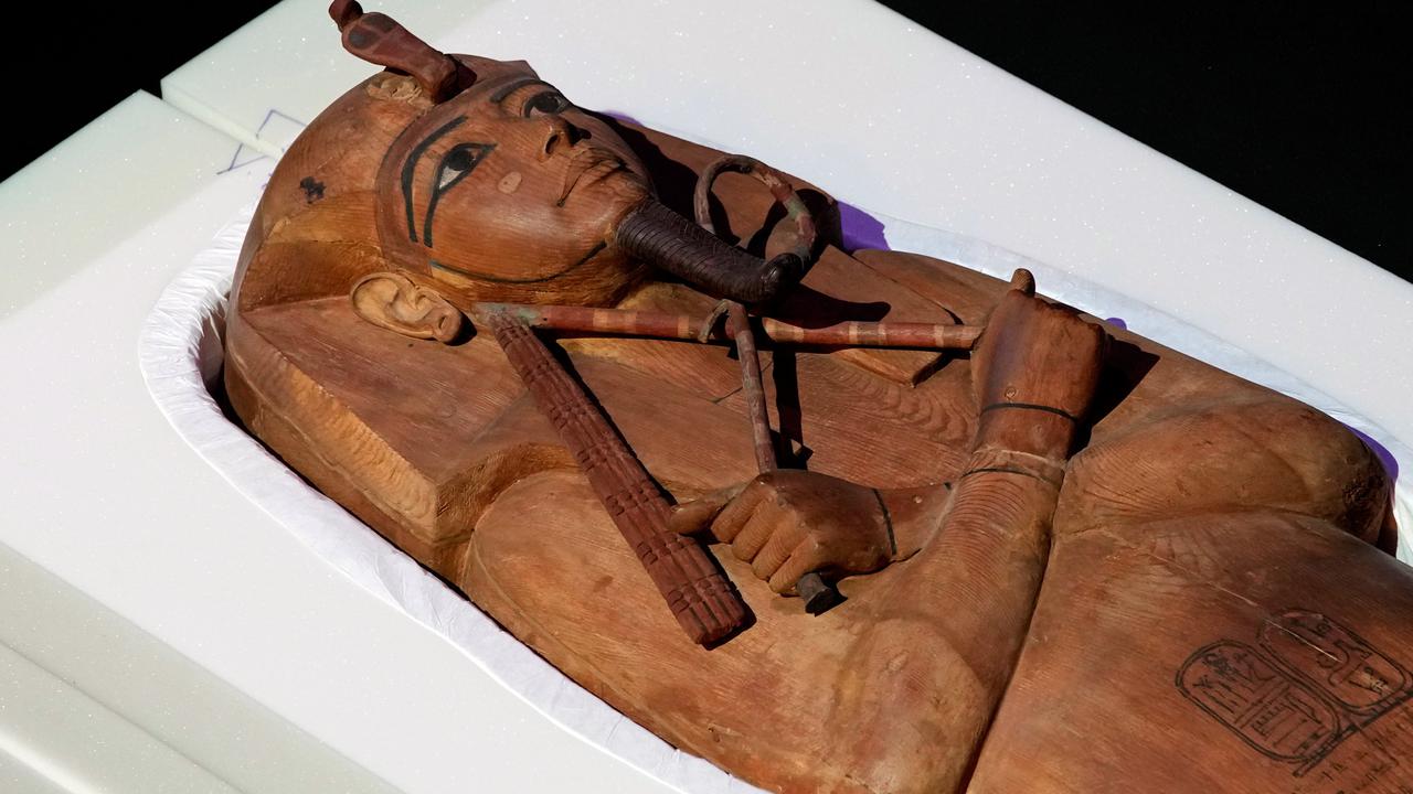 Arkeolog Temukan Benteng Mesir Kuno Berusia 3.000 Tahun, Berisi Pedang Berukir Wajah Firaun Ramses II
