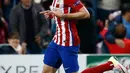 Gelandang Atletico Madrid, Saul Niguez melakukan selebrasi usai mencetak gol kegawang Muenchen di leg pertama liga champions di Vicente Calderon, Madrid, (28/4). Atletico menang atas Muenchen dengan skor 1-0. (Reuters/Juan Medina)