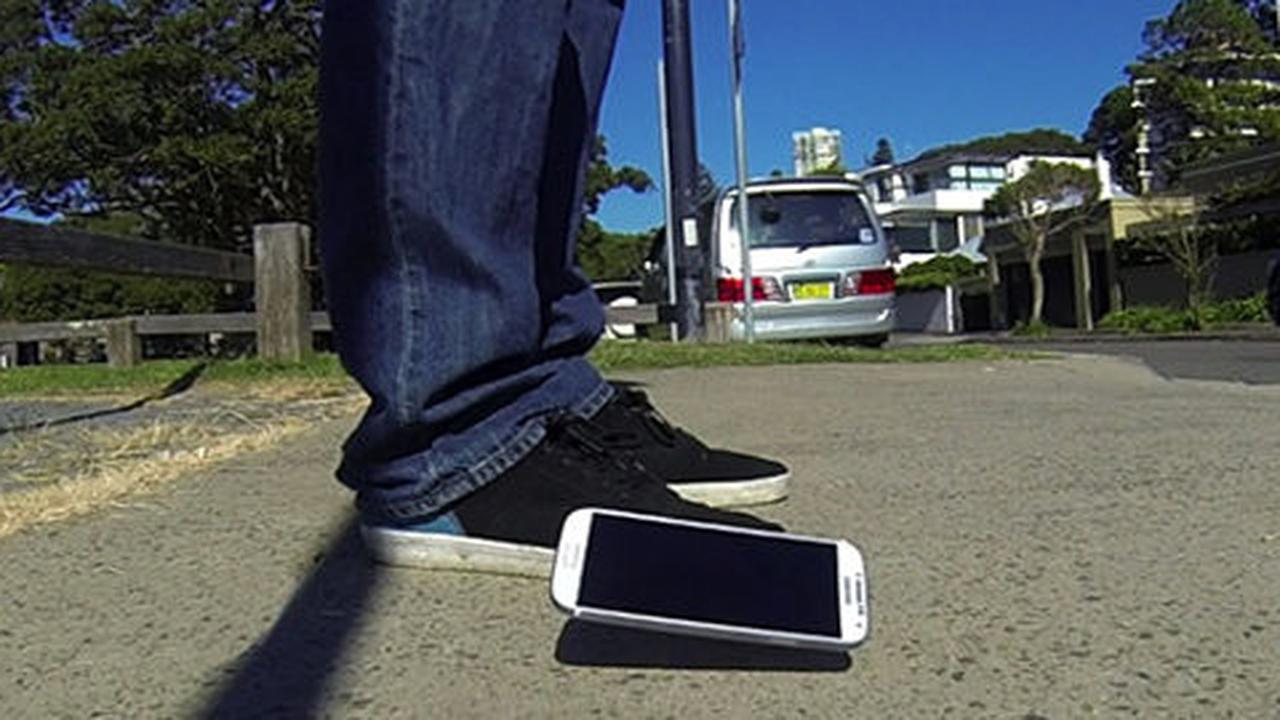 Tak mau terlalu menderita saat smartphone hilang, lakukan 4 hal ini!