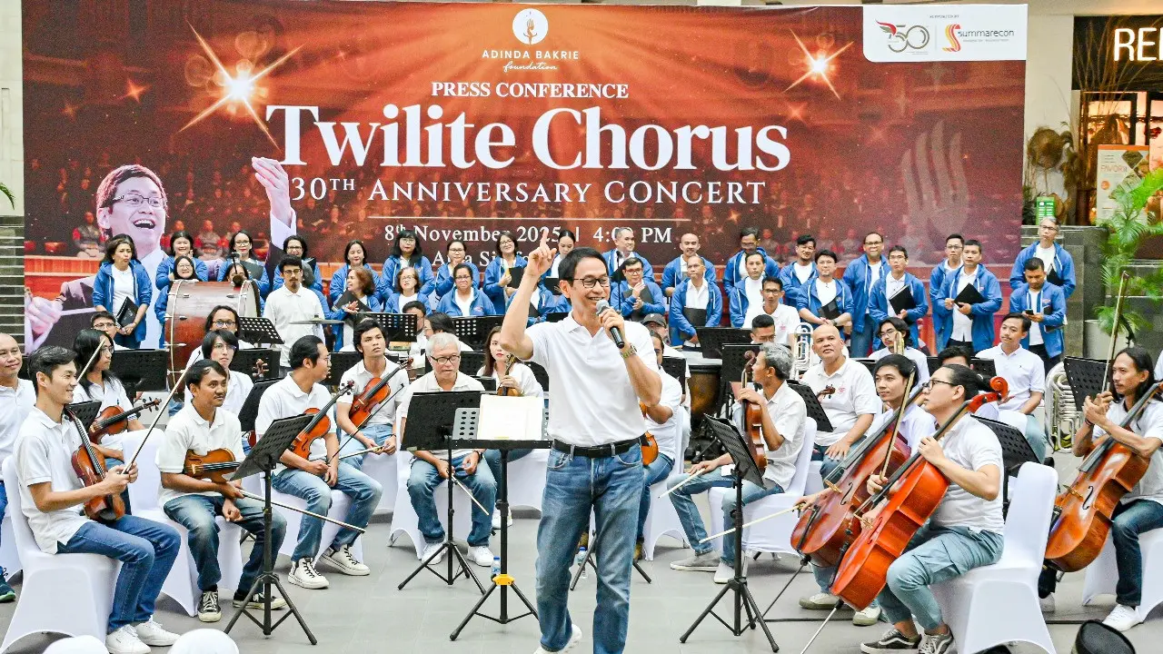 Twilite Chorus. (ist)