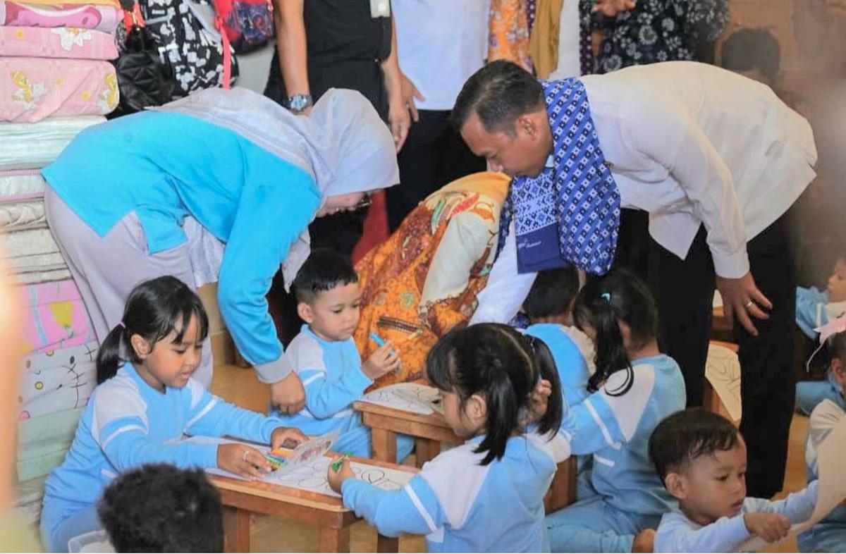 FOTO: Menteri Wihaji Tinjau Program Gizi dan Keluarga Sehat di Kepulauan Riau