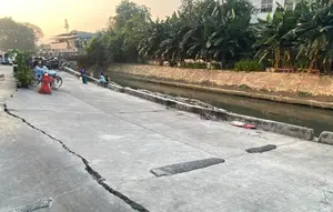 Ini Penyebab Jalan Cinta Pulo Gadung Ambles