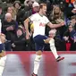 Harry Kane melakukan selebrasi usai mencetak gol ke gawang Crystal Palace pada laga Liga Inggris. (Zac Goodwin/PA via AP)