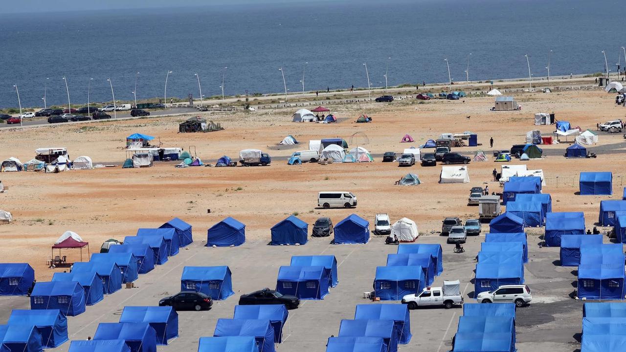FOTO: Tenda Tenda Biru Tampung Pengungsi di Beirut