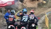 Di Lintasan Tanah, Marquez Lebih Bernyali dari Rossi?