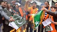 Masyarakat India Melakukan Aksi Anti-Pakistan, Menyusul Serangan Teror yang Menewaskan 40 Personil (AFP Photo)