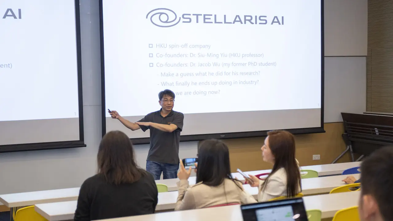 Presentasi Model Bahasa Besar SGPT yang dikembangkan sepenuhnya dari awal oleh tim Stellaris AI, sebuah spin-off startup dari Departemen Ilmu Komputer di HKU