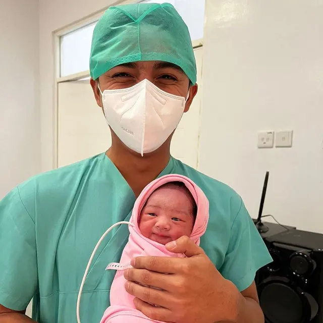 Potret Baby Sienna bersama ayahnya