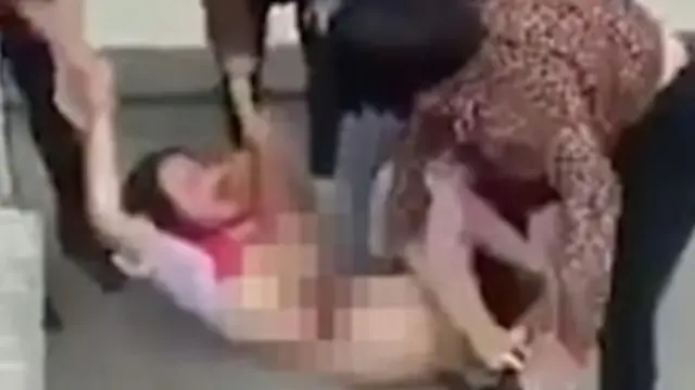 Dianggap Selingkuhan, Wanita Hamil Dikeroyok dan Diinjak Perutnya