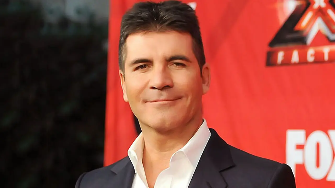 simon-cowell-perokok-131112b.jpg