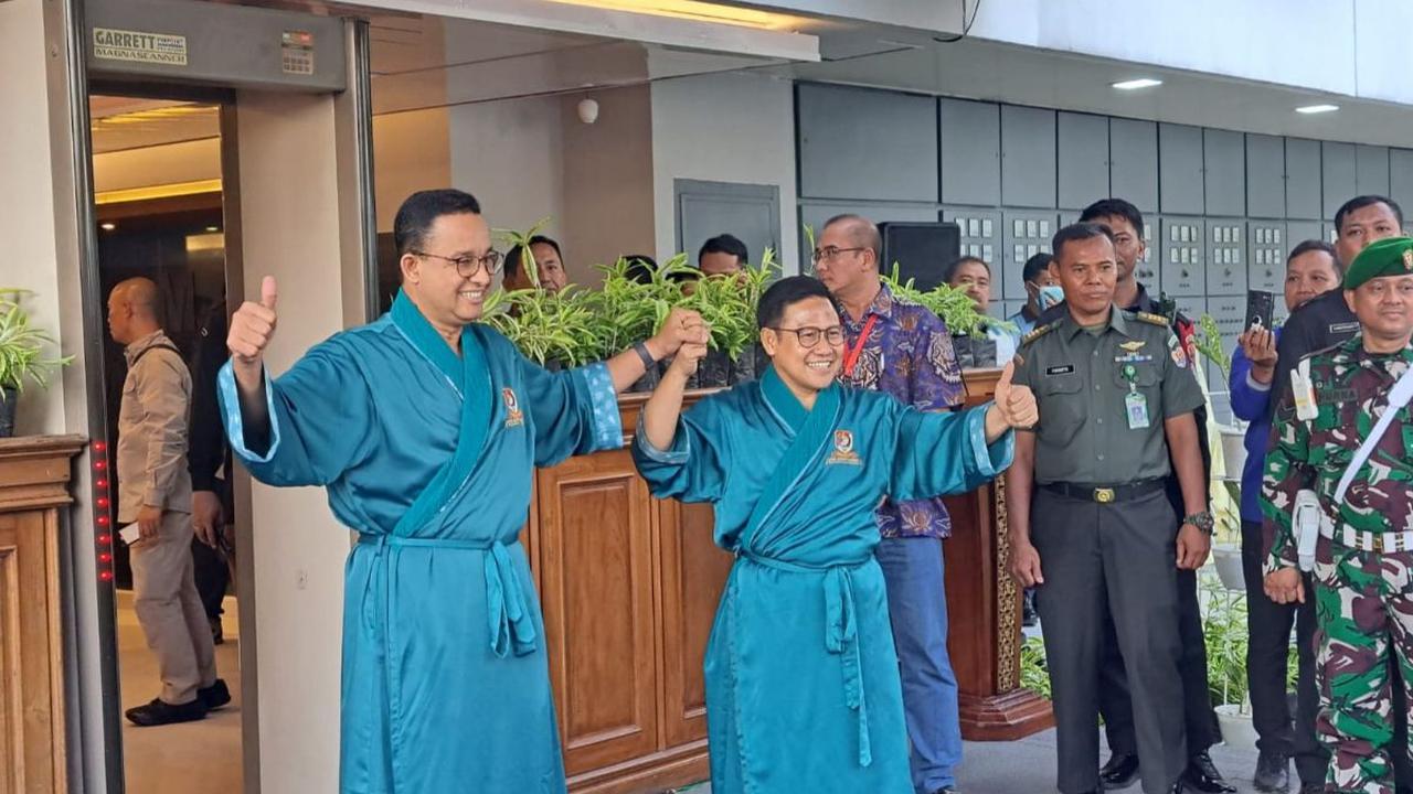 Anies tiba pukul 06.58 WIB. Serupa dengan Cak Imin, Anies mengaku juga menjalani ibadah puasa.<br>