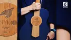 Gitar setebal 8 milimeter ini menjadi sorotan. Ketebalannya jauh lebih tipis 10 kali lipat dibanding gitar akustik pada umumnya.