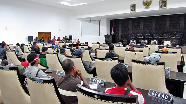 Mediasi antara Perpag atau warga penolak pabrik semen Gombong dengan Pemkab dan PT Semen Gombong di DPRD Kebumen. (Foto: Liputan6.com/Perpag Kebumen/Muhamad Ridlo)