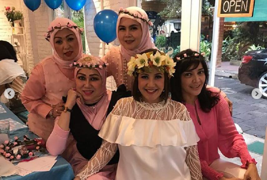 Cantiknya Andi Soraya di Acara Baby Shower - ShowBiz Liputan6.com