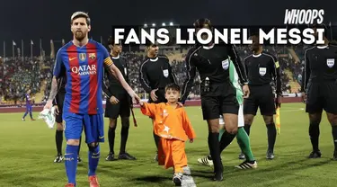 Murtaza juga mendapatkan jersey asli Lionel Messi lengkap dengan tanda tangannya.