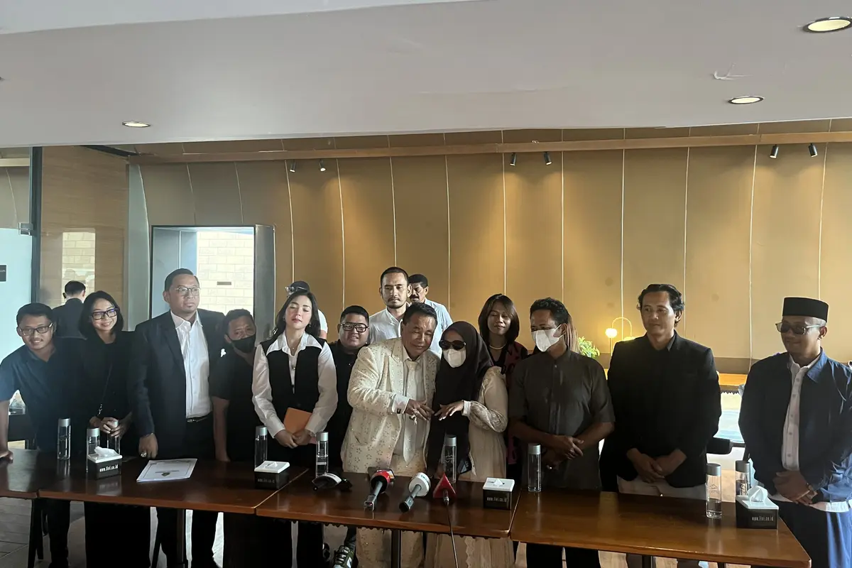 Hotman Paris dampingi santriwati korban pelecehan di Ponpes Pati