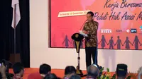 Presiden Jokowi memberikan sambutan saat peringatan ke-69 Hari HAM Sedunia di Solo, Jawa Tengah, Minggu (10/12/2017). (Liputan6.com/Fajar Abrori)