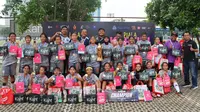 Putri Tangsel dan Cirebon United berhasil meraih gelar juara di ajang Fun Football Liga Yooscout x Piala Kartini dalam rangka peringatan Hari Kartini tahun 2024. (Dok. Bola.com/ Cahaya Sport Solusindo)