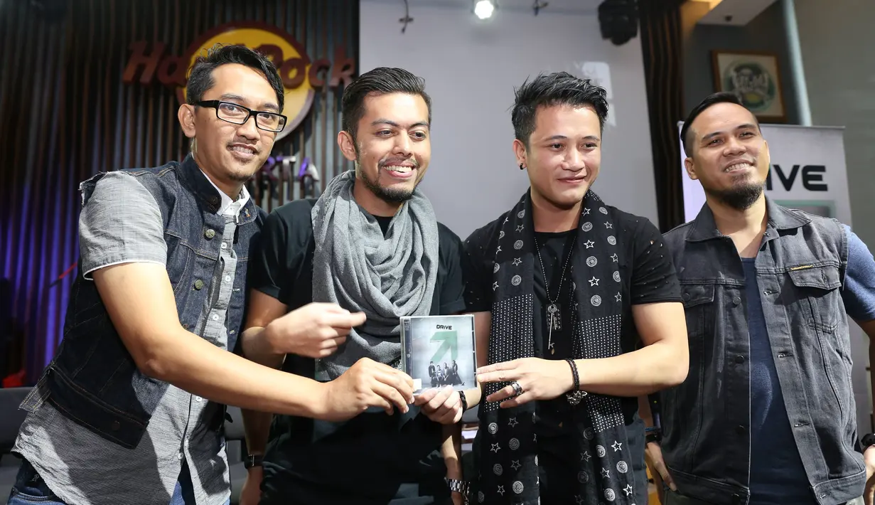 "Nunggunya kurang lebih empat atau lima tahun. Tapi prosesnya 5 bulan. Ini inisiatif diri sendiri. Makanya jadi lebih cepat," kata Budi di Hard Rock Cafe, kawasan SCBD, Jakarta Selatan, Selasa (24/5). (Andy Masela/Bintang.com)