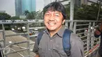 Mantan Dirut Citilink Indonesia, Albert Burhan tersenyum usai jalani pemeriksaan di Gedung KPK, Jakarta, Kamis (2/2). Albert Burhan diperiksa sebagai saksi tindak pidana suap pengadaan pesawat dan mesin airbus dan Rolls-Royce. (Liputan6.com/Helmi Afandi)